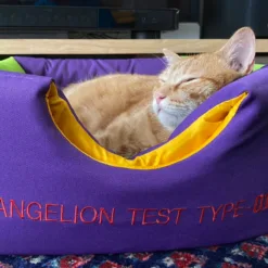 箱型的設計可以拆卸成一半，方便收納外也可以讓寵物透透氣。 &nbsp; 尺寸︰ 39 x 39 x 39 cm (展開後)