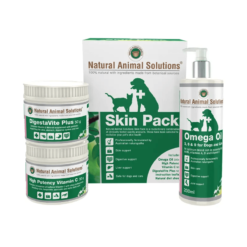 34整腸護肝粉(50g) + 醫療級別白藜蘆醇修護粉(50g) + 有機奧米加369(200ml) 根治皮膚病套裝從源頭治療皮膚問題,從腸道入手,先令腸道再次發揮排毒功效;再加強肝臟本身的功能,最後令皮膚層有抗炎作用。令寵物真正康復並擁有光澤亮麗的皮毛。 寵物長期進食劣質乾糧(如硬身及油膩的味精糧)令牠們腸道不能正常排毒及吸收營養,取而代之肝臟必須代替腸道來排毒。但日積月累的毒素積滿肝臟及腸道,最後毒素在皮層排出令寵物患上皮膚炎。 治療皮膚炎必須從腸道入手,令它再次發揮排毒功效;再加強肝臟本身的功能,最後令皮膚層有抗炎作用。寵物本身的日常飲食固然非常重要,必須選擇高品質天然糧(如以鮮肉為主的低溫烘焗乾糧或自家製膳食)。 全面調理，<strong>NAS Skin Pack</strong>，已包含3樣王牌產品： <strong>34</strong><strong>整腸護肝粉</strong><strong> + </strong><strong>醫療級別白藜蘆醇修護粉</strong><strong> + </strong><strong>有機奧米加</strong><strong>369</strong> 遂步擊破皮膚問題根源。 解決皮毛問題，應由腸胃入手 第一步：先調理腸胃—劣質乾糧含致敏材料（如味精、化學營養或人製色素），寵物長期進食後令腸道發炎及喪失排毒功能。 <strong>34</strong><strong>整腸護肝粉</strong>：34種高濃度腸道益菌，維他命，胺基酸及礦物質快速整理腸道，肝臟發炎情況令各器官能正常運作及排毒。 第二步：增多肝臟功能—肝臟介入排走腸道積聚的毒素，久而久之肝臟也不能負荷過多的毒素，令肝臟不能正常清潔血液或排毒。 <strong>醫療級別白藜蘆醇修護粉</strong> ：醫療級柑橘生物類黃酮提高肝臟及腸道排毒功效。多種抗氧化物加強免疫力及皮膚癒合力。 第三步：養膚解毒—毒素在皮膚層發出，令皮膚發炎，乾燥及紅腫。最後寵物皮膚面層和底層都發炎或發出臭味 <strong>有機奧米加</strong><strong>369</strong>：平衡寵物體內的奧米加3、6、9水平，令皮膚自我進行修復。有機奧米加3中的EPA及DHA幫助皮膚消炎，回復健康皮膚狀態。 ***療情必須持續3個月及配合天然膳食才能令寵物真正康復***