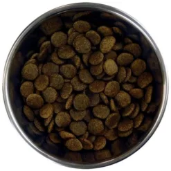 採用100％大自然放養鴨烹調。這款超級美味的成犬配方糧使用最優質的天然食材。以56％鴨肉配合三文魚油，提供要素保持心臟，關節，及皮膚健康發展，無穀物減低減低過敏機會。融合了甜薯，豌豆和香草的美味組合，這種美味的鴨肉晚餐會讓他們的尾巴搖擺不停！