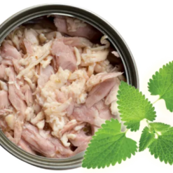 8886432300152 <h3>貓草功效 : 舒緩皮膚過敏問題 舒緩神經緊張 促進消化</h3>
<p>Nurture Pro貓草情緒舒緩肉絲主食罐是100%無穀物配方,首選成分來源為dual protein,含牛磺酸,賴氨酸和綠茶,為您的貓咪提供營養餐,從未如此簡單。</p>
<ul>
<li>總是以全蛋白為第一個兩個主要成分</li>
<li>佔水量高</li>
<li>沒有大豆,小麥,玉米</li>
<li>沒有人造防腐劑及色素</li>
</ul>
<p>Nurture Pro Lysine每款貓罐均含以下成份:</p>
<ul>
<li>Lysine – 強化免疫系統,防cat-flu (貓瘟)</li>
<li>綠茶攝取物 – 減低過敏 ,降低發炎及患癌風險 ,抗氧化抗衰老,保護關節,體重控制,有抗菌作用</li>
<li>牛磺酸</li>
<li>維他命</li>
<li>礦物質</li>
</ul>
<p>水份:含量達83%</p>
<p>蛋白質:高達18%</p>
<p>符合貓咪肉食需要</p>
<ul>
<li>無肉類副產品</li>
<li>無穀物</li>
<li>無防腐劑/味精/人造色素</li>
<li>無卡拉膠</li>
</ul>
<p>味道: 雞肉+白肉吞拿魚</p>
<p>容量: 80g</p>
<p>成份:</p>
<p>雞肉,白吞拿魚,貓薄荷,賴氨酸,維生素A補充劑,維生素D3補充劑,維生素E補充劑,甲萘醌亞硫酸鈉複合物,硫胺素單硝酸鹽,核黃素補充劑,鹽酸吡哆醇,維生素B12補充劑,葉酸,菸酸,D-鈣泛酸,生物素,氯化膽鹼,硫酸錳,氧化鐵,焦磷酸鐵,氧化鋅,蛋白質銅,氧化鎂,碘化鉀,亞硒酸鈉,磷酸二鈣,氯化鈉,氯化鉀,綠茶提取物,牛磺酸。</p>
<p>成份分析:</p>
<table border="0" width="192" cellspacing="0" cellpadding="0">
<tbody>
<tr>
<td class="xl65" width="64" height="23">粗蛋白</td>
<td class="xl65" width="64">(最少)</td>
<td class="xl66" width="64">18%</td>
</tr>
<tr>
<td class="xl65" height="23">粗脂肪</td>
<td class="xl65">(最少)</td>
<td class="xl67">0.3%</td>
</tr>
<tr>
<td class="xl65" height="23">粗纖維</td>
<td class="xl65">(最大)</td>
<td class="xl66">1%</td>
</tr>
<tr>
<td class="xl65" height="23">灰粉</td>
<td class="xl65">(最大)</td>
<td class="xl66">3%</td>
</tr>
<tr>
<td class="xl65" height="23">水份</td>
<td class="xl65">(最大)</td>
<td class="xl66">83%</td>
</tr>
</tbody>
</table>
<p>能量 : 73.48 Kcal / 100g</p>