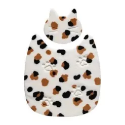 地墊背面附有止滑加工，只須按壓放置就會吸附設定，不易滑動防止地板髒汙磨損。 弄髒時只要部分水洗，可重複洗滌也不影響吸力。貼合地面也可使用吸塵器打掃。 使用蓬鬆厚實的絨毛材質，享受療育的柔軟觸感。