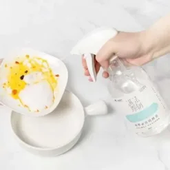 <div> <div> <strong>好的洗碗酵素，毛孩主人都能用！</strong> </div> • 一瓶打擊碗盤油汙、毛孩口水味 • 荷蘭設計泡沫噴頭，用量省、超有效率 • 海洋友善成分，無香精、無柑橘、無甲醛 </div>