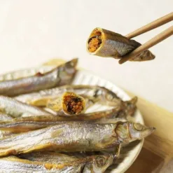Alternative view of 汪喵星球 冷凍乾燥原肉小零嘴 - 柳葉魚家庭號 (260g)