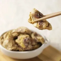 <strong>產品特色</strong> *豐富咀嚼性，讓毛孩享受盡情啃咬肉肉的快樂、幫助潔牙 *嚴選CAS檢驗合格雞胗，富含鐵、鋅和B群等營養素