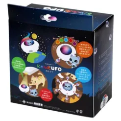 - 移動時，貓一樣的羽毛來來去去，穿過6個洞！激發了貓的興趣和狩獵本能。 -燈光像極光一樣變成5種顏色！它在發光的同時四處移動，吸引了貓的興趣。 - 只需按一下按鈕，即可分 3 步調整刀片速度。 - 運動就像一個清潔機器人。當它與家具或牆壁等障礙物接觸時，它會自動改變方向。 [本體尺寸] 直徑 15.6 x 高度 9.3 cm [使用方法] 請在安裝附件並充電後使用。 ■生產地區：泰國 ■材質/成分： 主體：ABS 羽毛：土耳其 羽毛 過濾器：聚酯 鑷子：ABS