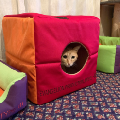 箱型的設計可以拆卸成一半，方便收納外也可以讓寵物透透氣。 &nbsp; 尺寸︰ 39 x 39 x 39 cm (展開後)