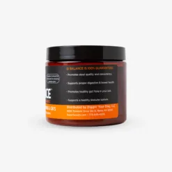 <em><strong>有機生薑</strong></em>可緩解因環境壓力或飲食變化而導致的腸胃不適和緊張。 <em><strong>茴香籽</strong></em>含有大量礦物質、植物雌激素和植物營養素。茴香還含有多種精油化合物，可促進健康消化，並具有天然驅風特性，有助於緩解偶爾的胃部不適。 <em><strong>南瓜</strong></em>是地球上最有營養的水果之一！南瓜脂肪含量低，富含α和β胡蘿蔔素、纖維、維生素C、E、K、鉀、鎂和泛酸等增強免疫力的營養素。 南瓜的鐵含量也很高，非常適合支持貓狗的血細胞系統。 <em><strong>蘋果纖維/果膠</strong></em> 結腸的掃帚！蘋果纖維是維他命 C 和鉀的極好來源。蘋果纖維是一種可溶性纖維，有助於支持和維持下腸功能。蘋果纖維像小掃帚一樣清潔腸道，清除腸道內的堆積物和不健康的毒素，從而保持健康的腸道平衡。 <em><strong>有機龍舌蘭菊粉</strong></em>是腸胃益生菌的食物。菊粉是一種有機益生元纖維，也稱為果聚醣。它由長鍊和短鏈的寡糖和多醣組成。在這裡，它充當寵物腸道中有益細菌的食物來源……幫助增加天然有益菌群叢！