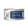 <div>以鮭魚及去皮雞胸肉為主要成分佐搭鮮雞湯，</div> <div>鮭魚含有豐富的健康脂肪，特別是Ω-3和Ω-6脂肪酸，</div> <div>這些脂肪酸對貓咪的皮膚和毛髮健康至關重要，有助於保持皮膚的潤澤和毛髮的亮澤。</div> <div>添加了熱激活德氏乳桿菌LDL557，有助於維持貓咪腸道菌群的平衡和健康，</div> <div>這對於貓咪的消化系統功能和整體健康非常重要。</div> &nbsp; ◆ 微生態配方-複合乳酸菌添加 ◆ 提升毛孩活動力 邊吃邊補充營養 ◆ 熱激活德氏乳桿菌 LDL557骨關節保健 ◆ 台灣農林漁業者合作 純肉新鮮食材製作